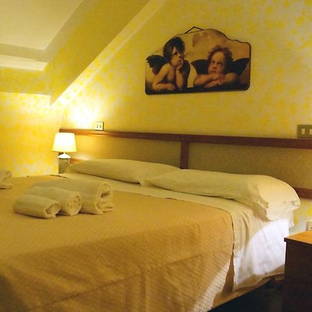 Hotel Cristallo Assergi Εξωτερικό φωτογραφία