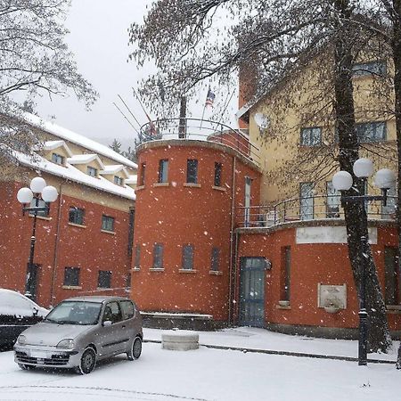 Hotel Cristallo Assergi Εξωτερικό φωτογραφία