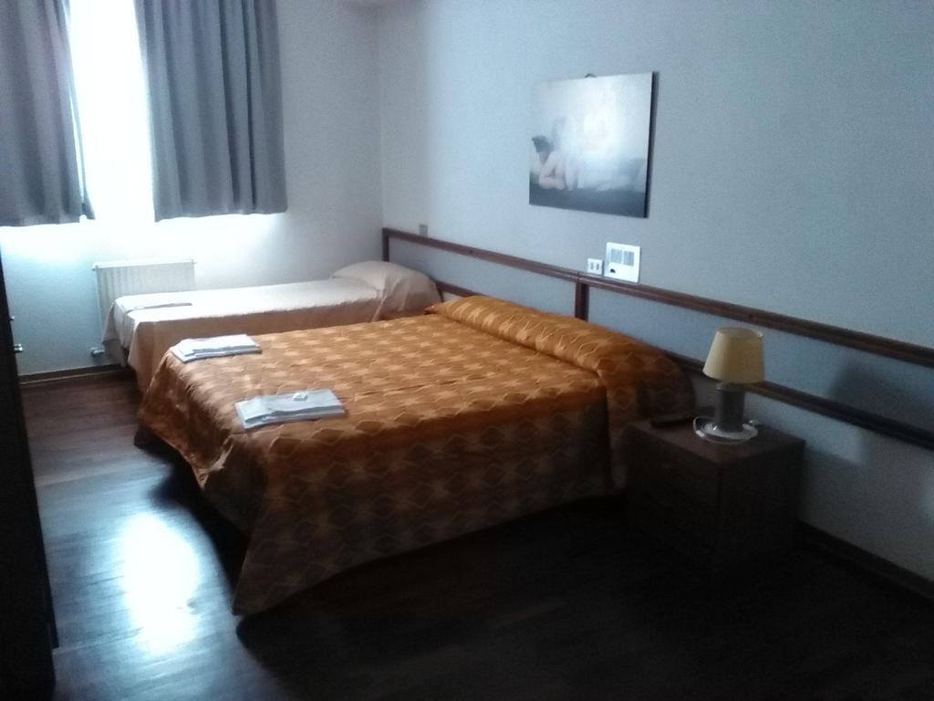 Hotel Cristallo Assergi Δωμάτιο φωτογραφία