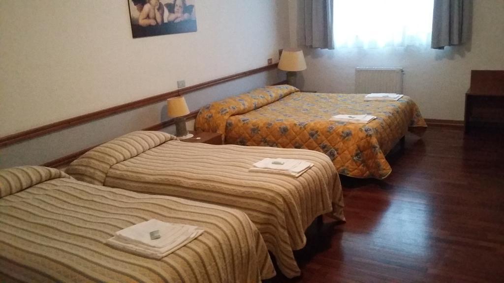 Hotel Cristallo Assergi Εξωτερικό φωτογραφία