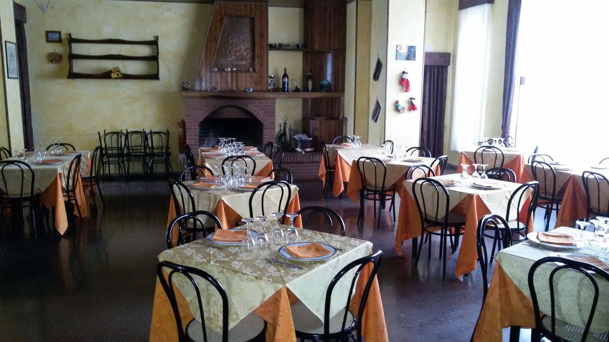 Hotel Cristallo Assergi Εξωτερικό φωτογραφία